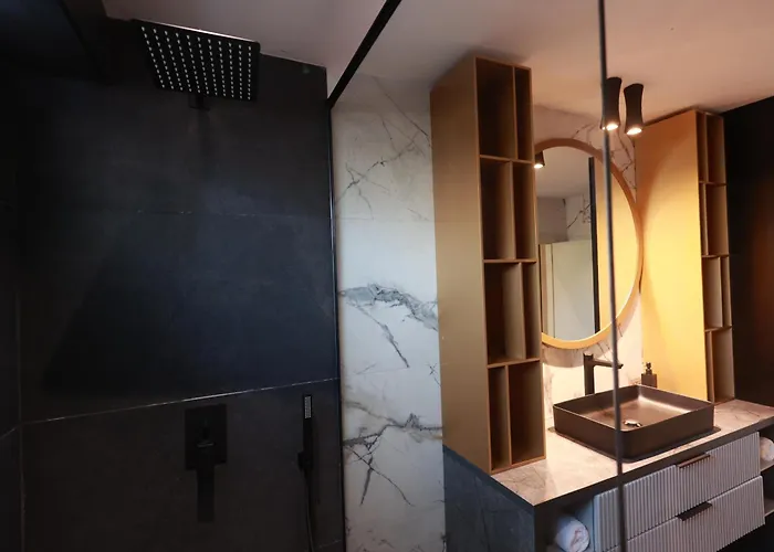 アパート Luxury Apartment-tirana ティラナ